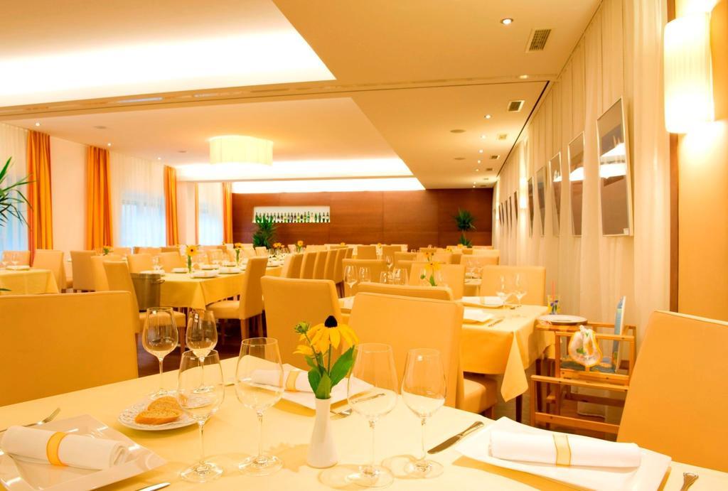 Stadthotel Eggenburg Bagian luar foto