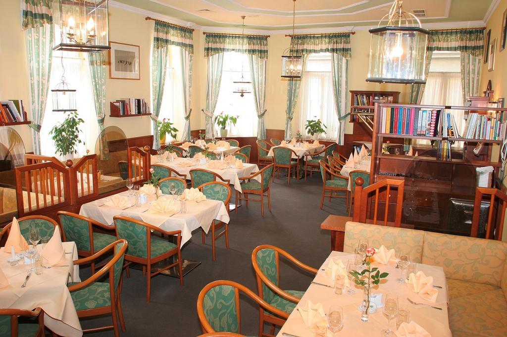 Stadthotel Eggenburg Bagian luar foto