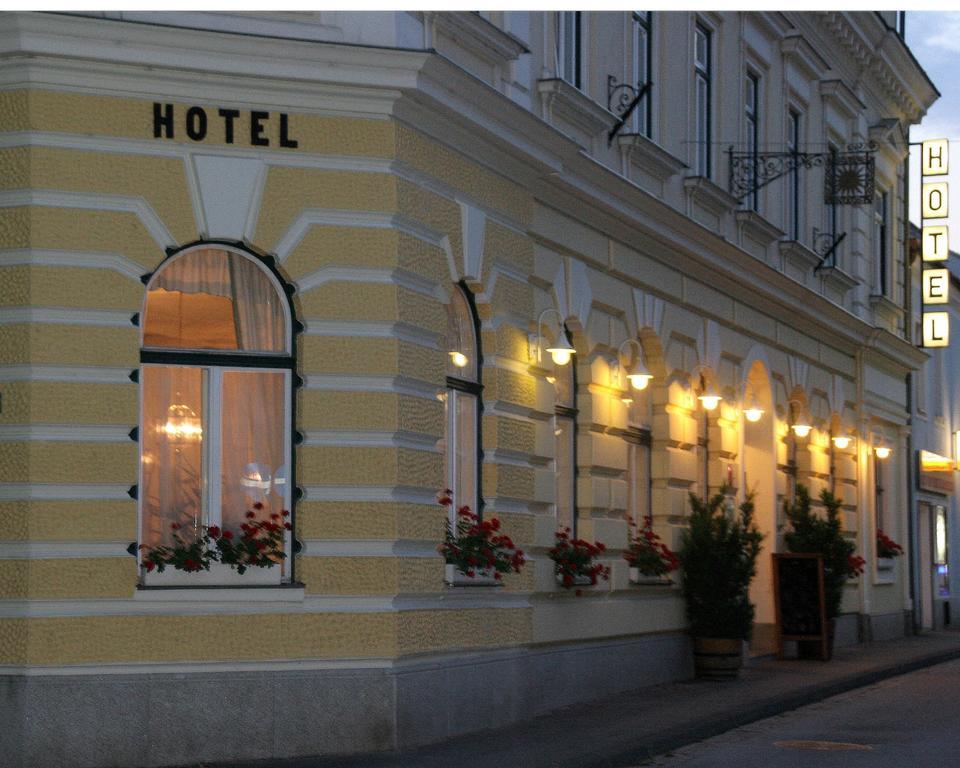 Stadthotel Eggenburg Bagian luar foto